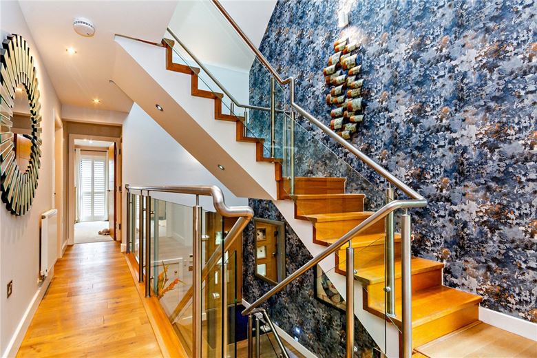 4 bedroom house, Oxford Road, Donnington RG14 - Available