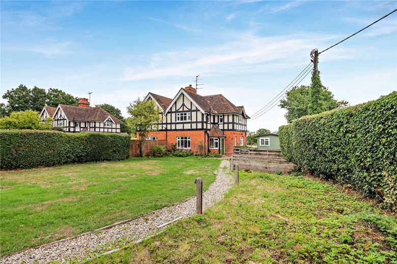 3 bedroom cottage, Rookwood, Stockcross RG20 - Available