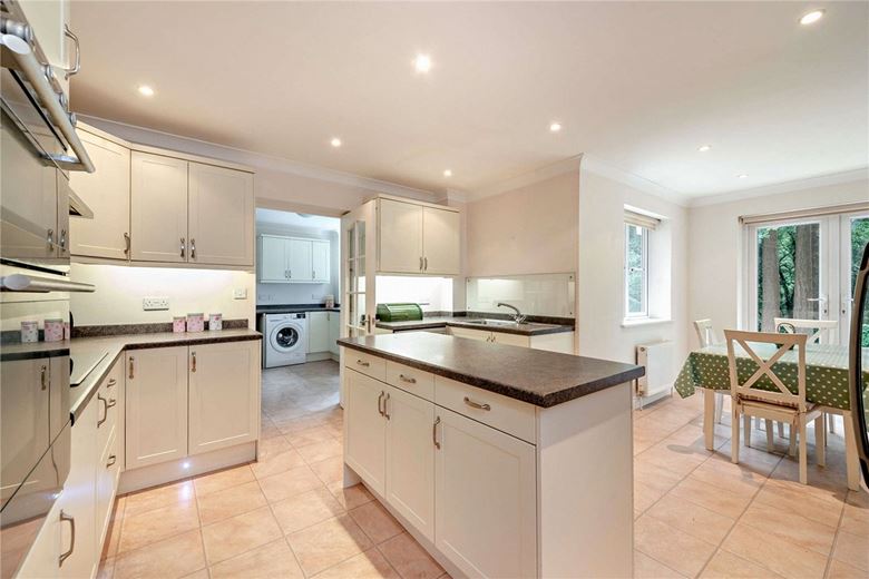 4 bedroom house, Penwood Heights, Penwood RG20 - Available
