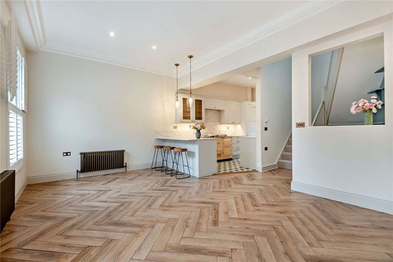 3 bedroom house, Phoenix Court, Kingsclere RG20 - Available