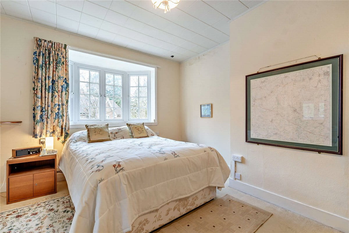 8 bedroom house, Yattendon Road, Hermitage RG18 - Available