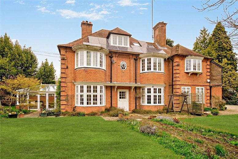 8 bedroom house, Yattendon Road, Hermitage RG18 - Available