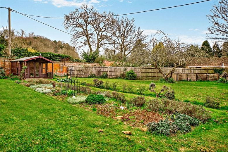 8 bedroom house, Yattendon Road, Hermitage RG18 - Available