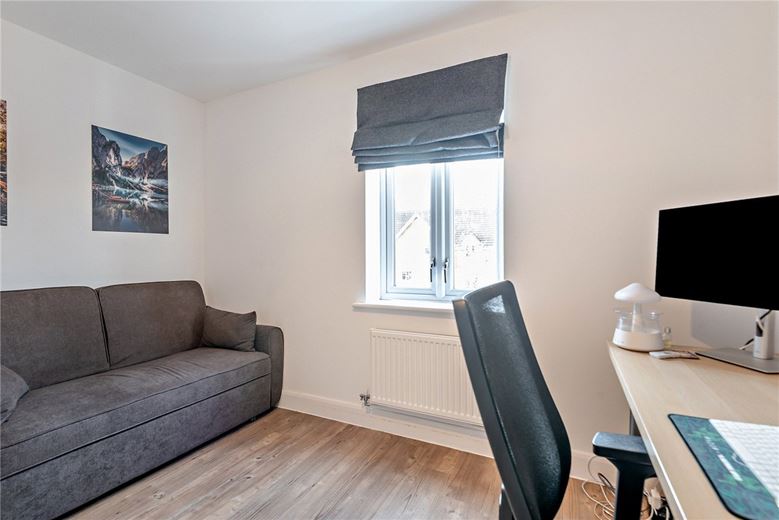 2 bedroom flat, Carpenters Close, Newbury RG14 - Available