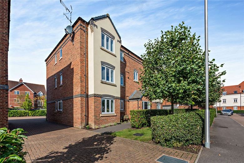 2 bedroom flat, Carpenters Close, Newbury RG14 - Available