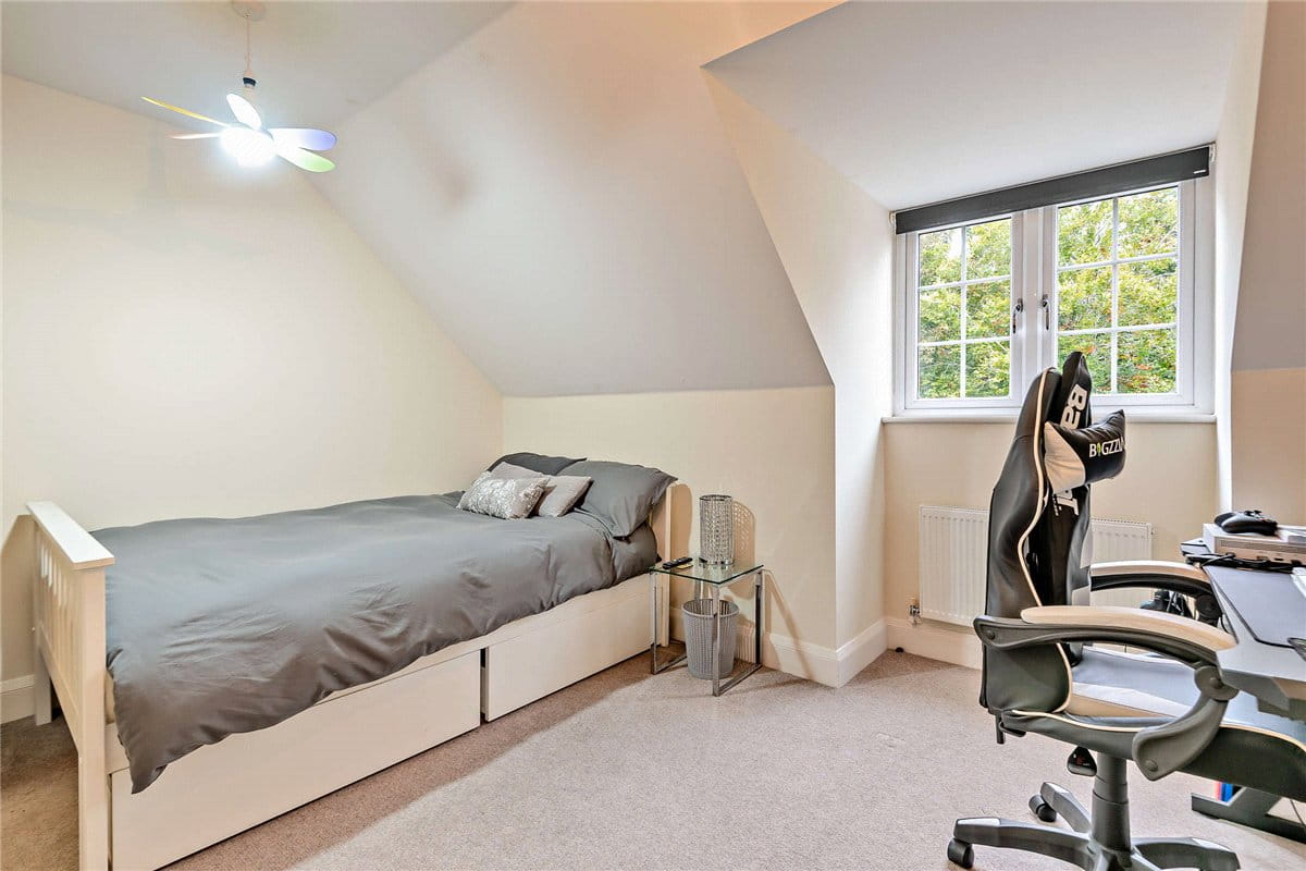 2 bedroom flat, The Dolmans, Shaw RG14 - Available