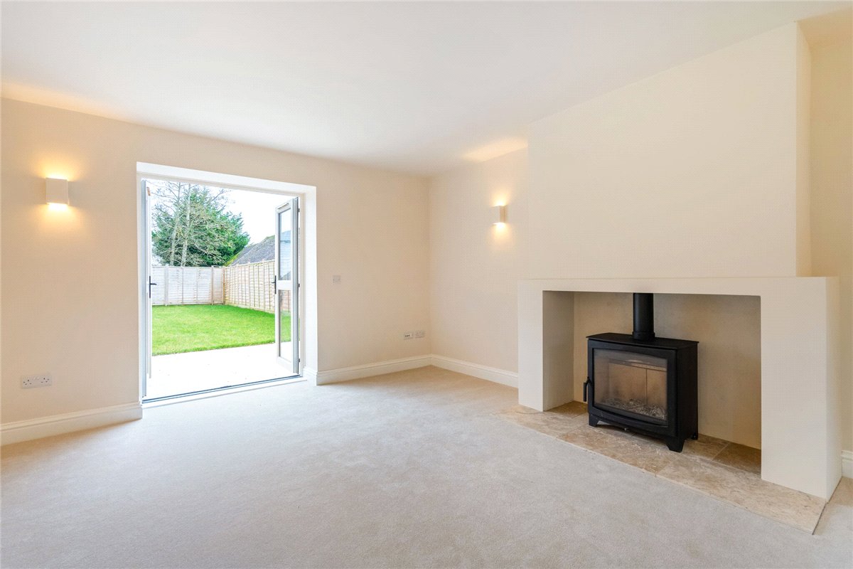 2 bedroom cottage, Ram Alley, Ashford Hill RG19 - Available