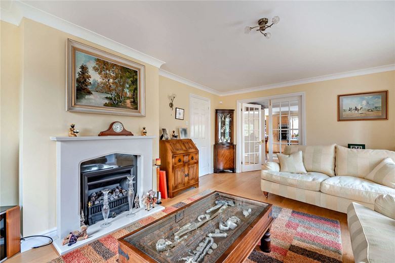 4 bedroom house, Heathfields, Chieveley RG20 - Available