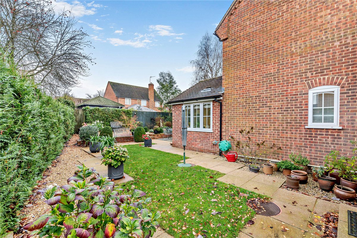 4 bedroom house, Heathfields, Chieveley RG20 - Available