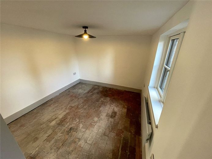 3 bedroom cottage, Enborne Street, Enborne RG14 - Available