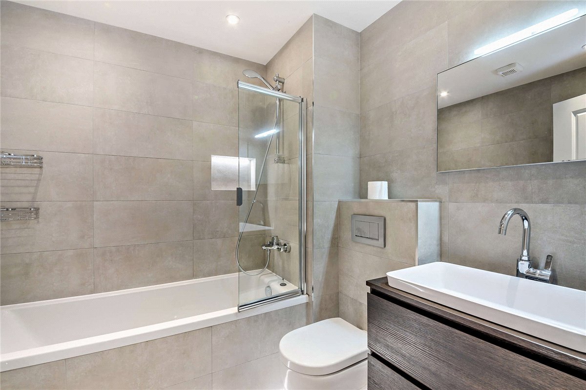 2 bedroom flat, Northbrook Street, Newbury RG14 - Available