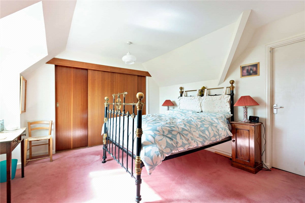 4 bedroom house, Garden Close Lane, Newbury RG14 - Available