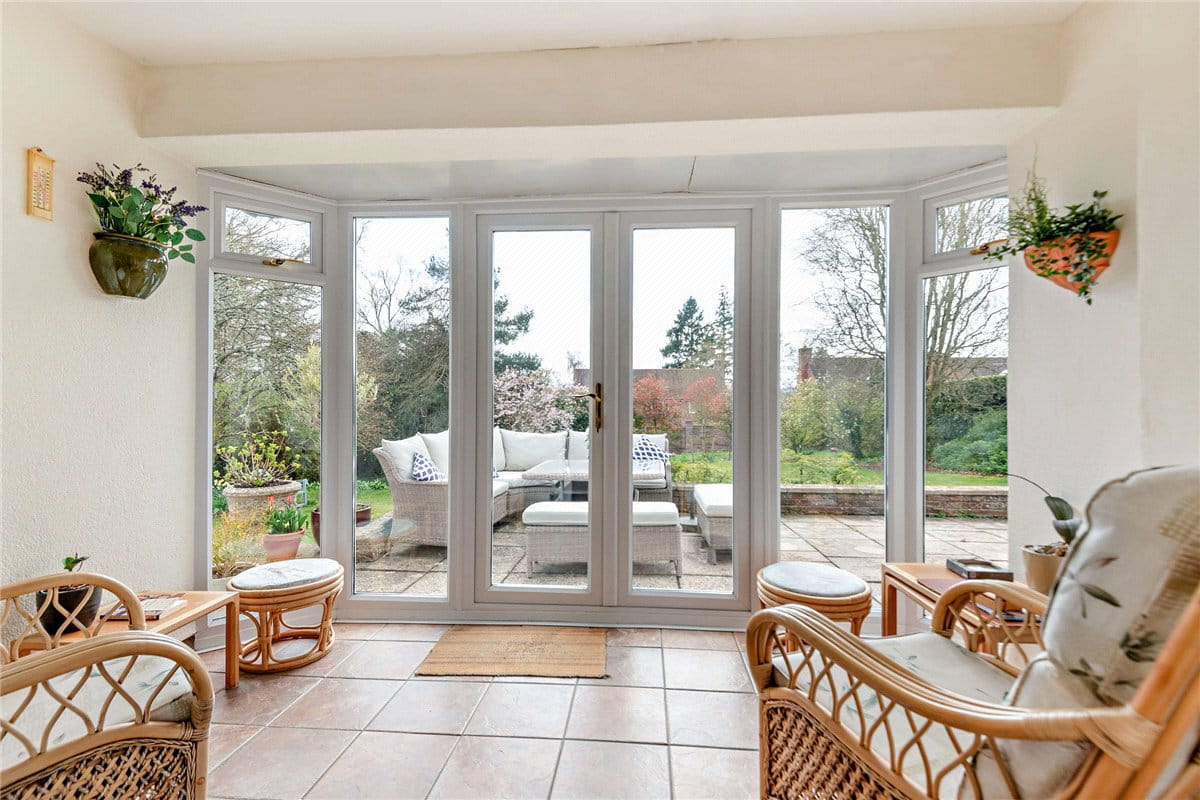 4 bedroom house, Garden Close Lane, Newbury RG14 - Available