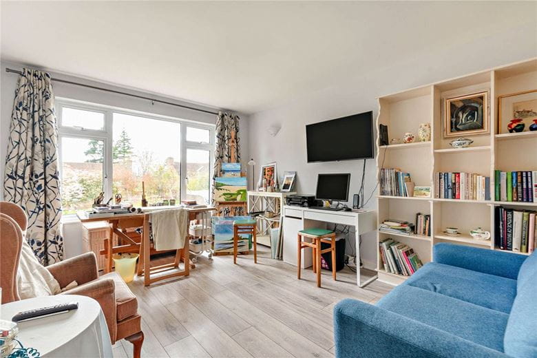 4 bedroom house, Garden Close Lane, Newbury RG14 - Available