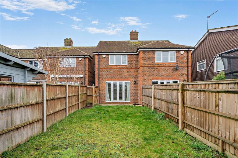 2 bedroom house, Redfinch Mews, Thatcham RG19 - Sold STC