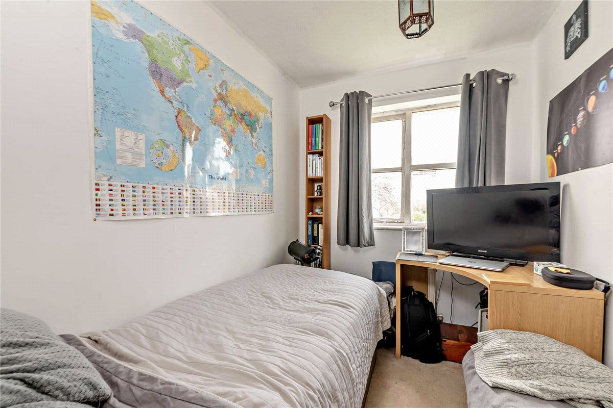 3 bedroom house, Meadowsweet Close, Thatcham RG18 - Available