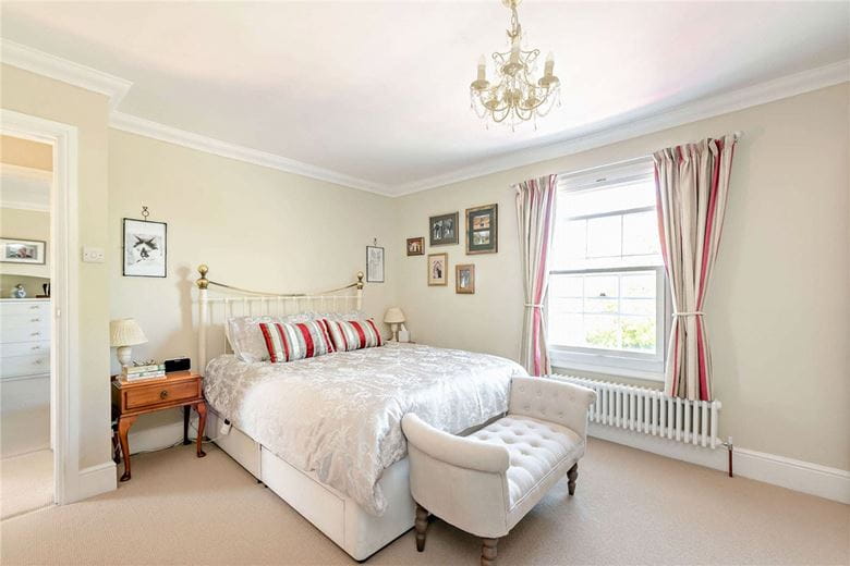 3 bedroom house, Shaw Road, Newbury RG14 - Available