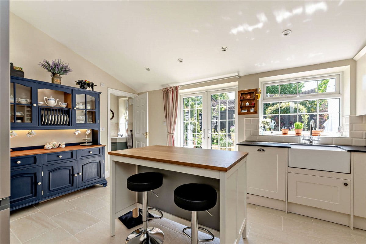 3 bedroom house, Shaw Road, Newbury RG14 - Available