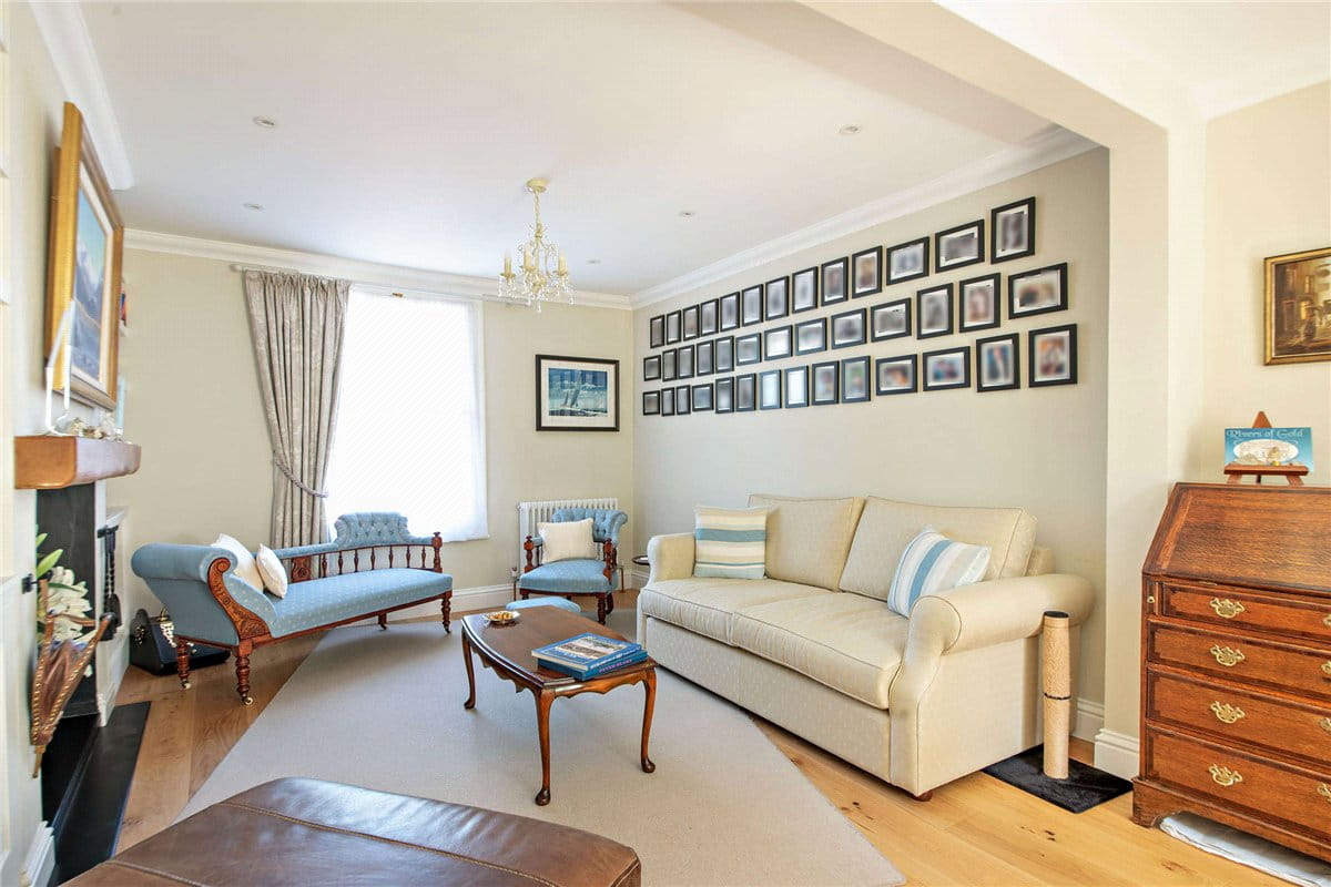 3 bedroom house, Shaw Road, Newbury RG14 - Available