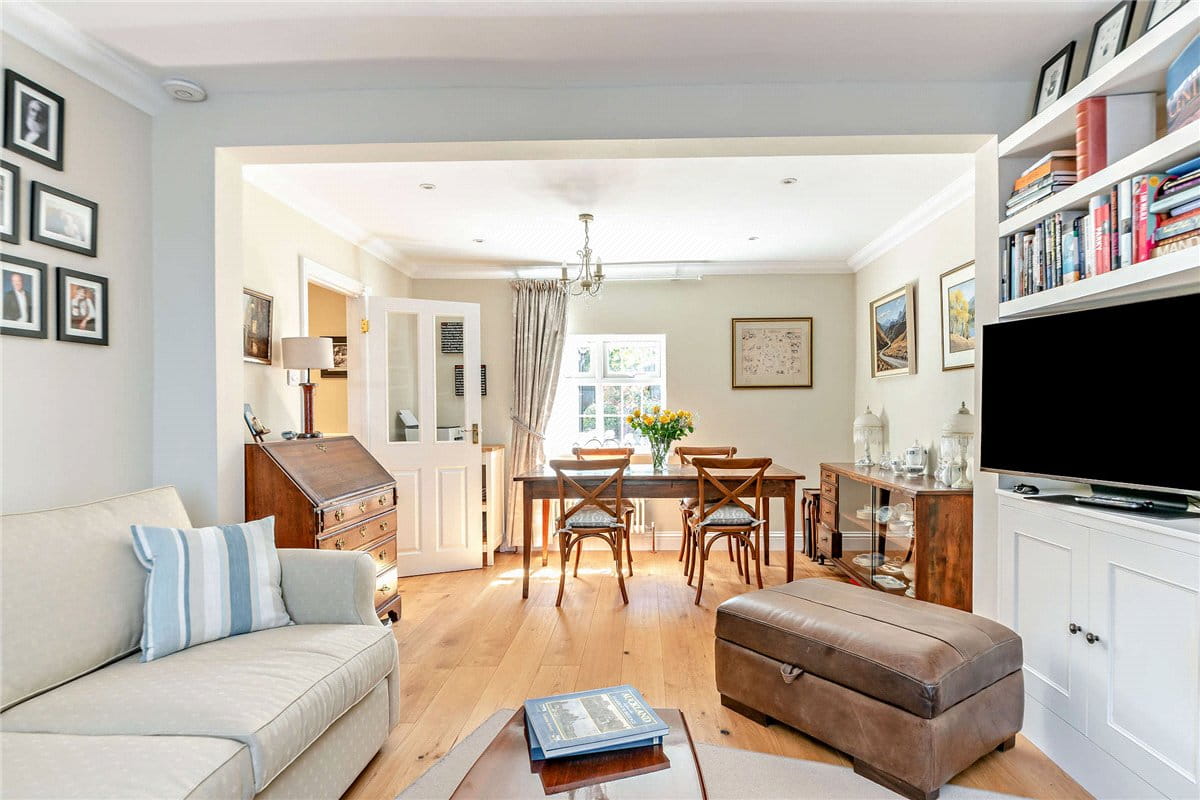 3 bedroom house, Shaw Road, Newbury RG14 - Available