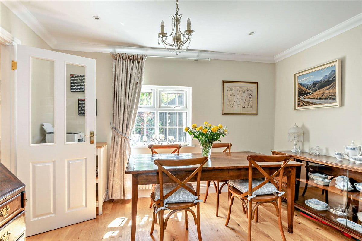 3 bedroom house, Shaw Road, Newbury RG14 - Available