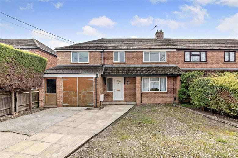 4 bedroom house, Sagecroft Road, Thatcham RG18 - Available