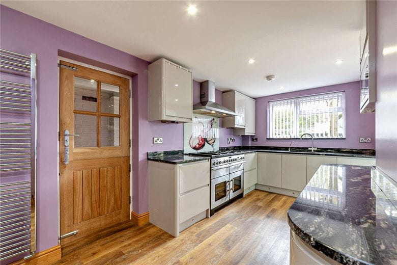4 bedroom house, Sagecroft Road, Thatcham RG18 - Available