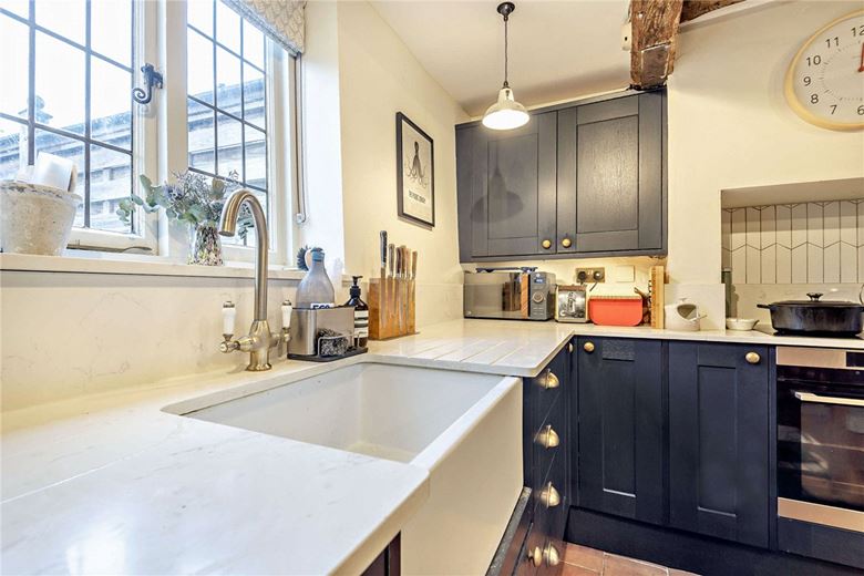 4 bedroom house, George Street, Kingsclere RG20 - Available