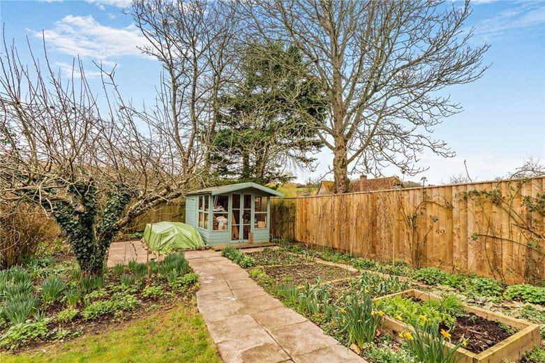 3 bedroom bungalow, Downs Close, Eastbury RG17 - Available