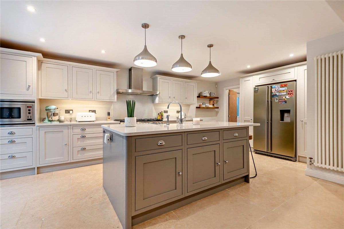 5 bedroom house, Spring Gardens, Newbury RG20 - Available