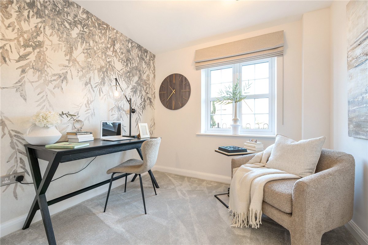 4 bedroom house, Princess Gardens, Bishops Green RG20 - Available