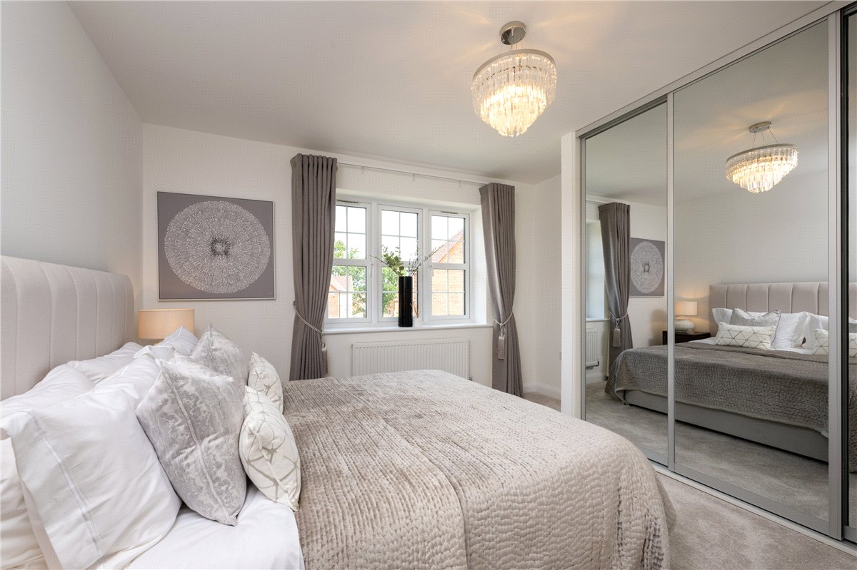 4 bedroom house, Princess Gardens, Bishops Green RG20 - Available