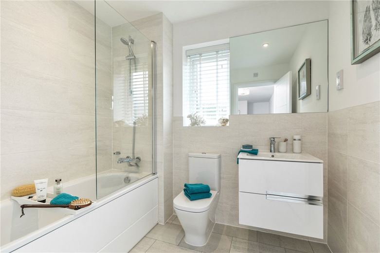 4 bedroom house, Princess Gardens, Bishops Green RG20 - Available