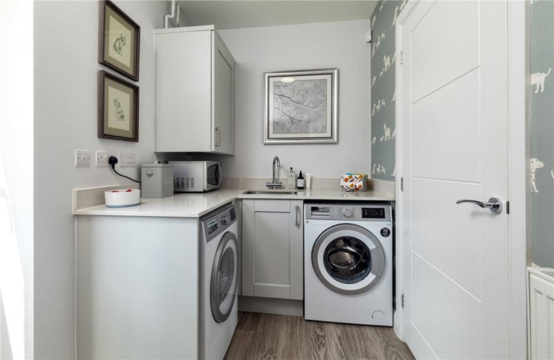 4 bedroom house, Princess Gardens, Bishops Green RG20 - Available