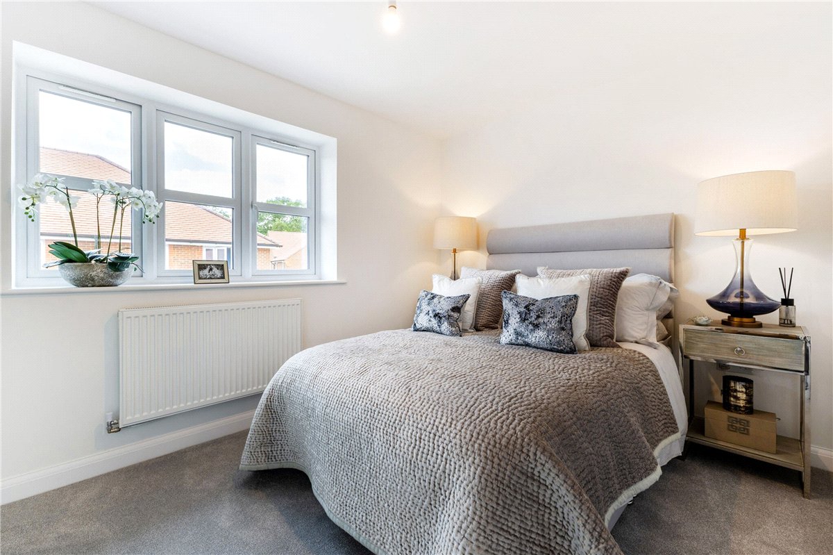 2 bedroom house, Princess Gardens, Bishops Green RG20 - Available