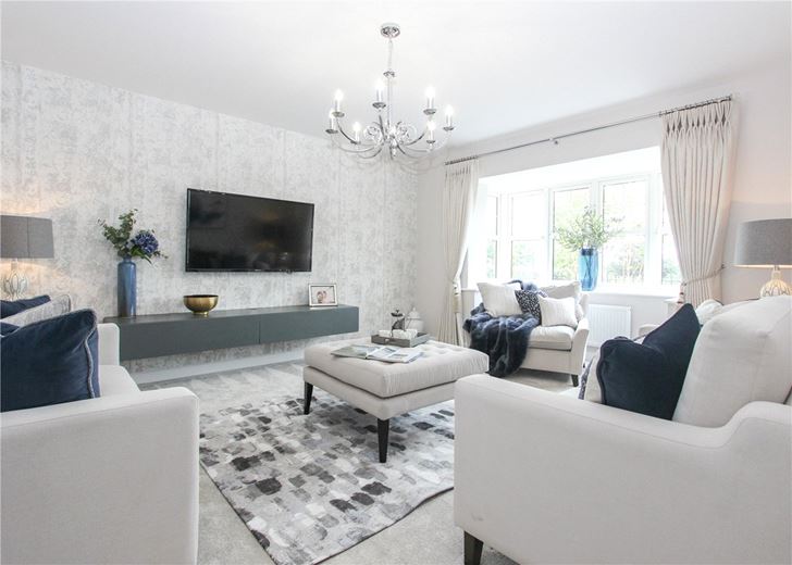 2 bedroom house, Princess Gardens, Bishops Green RG20 - Available