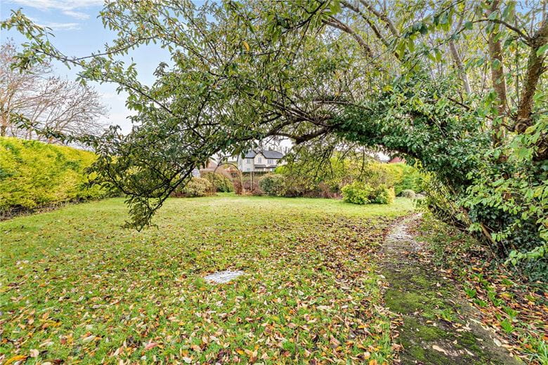 5 bedroom cottage, Upper Lambourn, Hungerford RG17 - Available