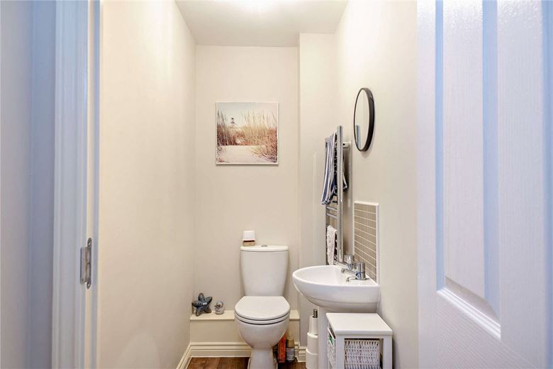 3 bedroom house, Blake Road, Hermitage RG18 - Available