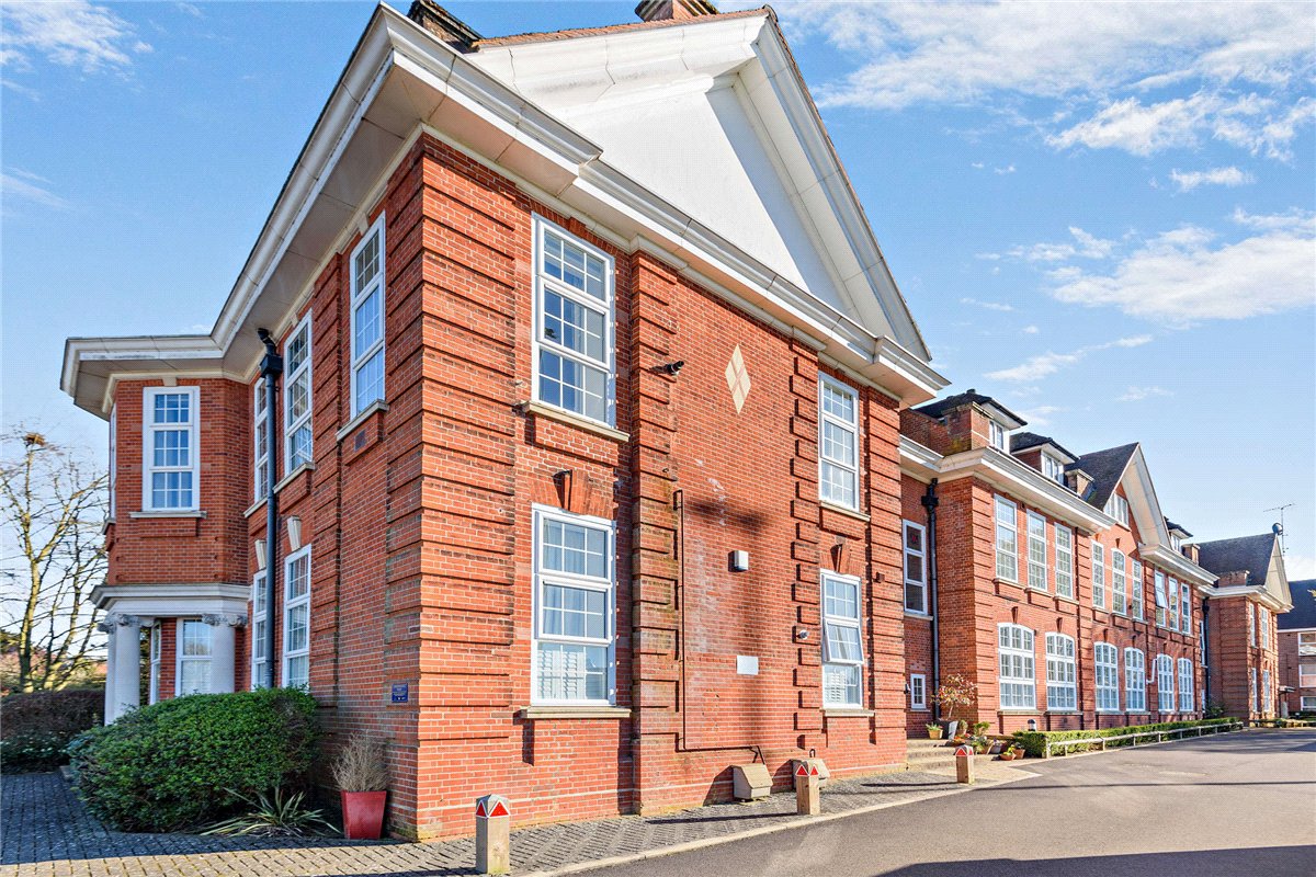 1 bedroom flat, Ireland Drive, Newbury RG14 - Available