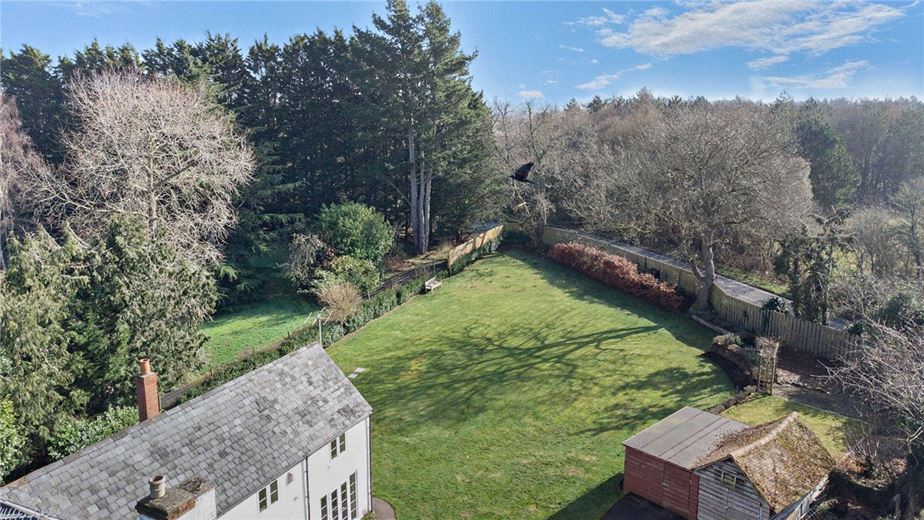 4 bedroom house, Burys Bank Road, Crookham Common RG19 - Available