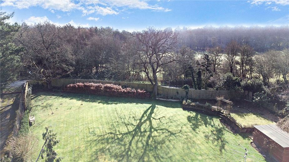 4 bedroom house, Burys Bank Road, Crookham Common RG19 - Available