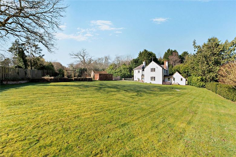 4 bedroom house, Burys Bank Road, Crookham Common RG19 - Available