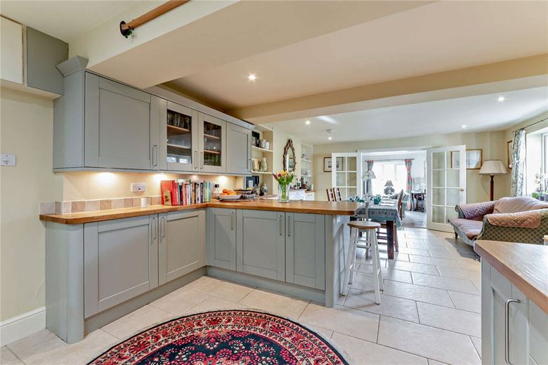 4 bedroom house, Burys Bank Road, Crookham Common RG19 - Available