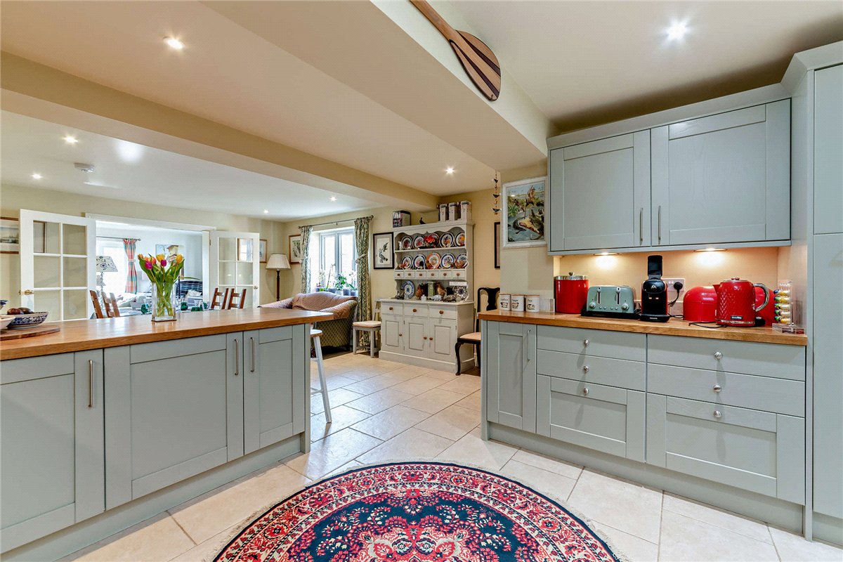 4 bedroom house, Burys Bank Road, Crookham Common RG19 - Available