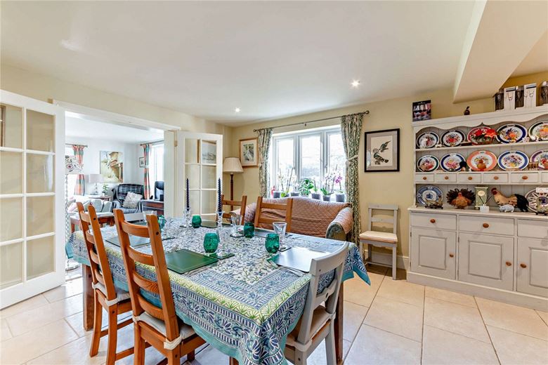 4 bedroom house, Burys Bank Road, Crookham Common RG19 - Available