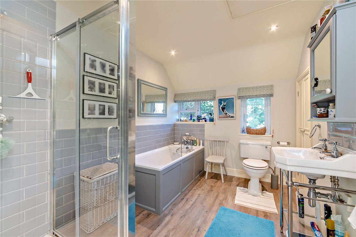 4 bedroom house, Burys Bank Road, Crookham Common RG19 - Available