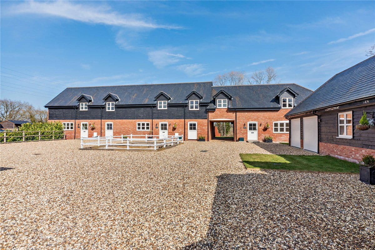 3 bedroom house, Ram Alley, Ashford Hill RG19 - Available