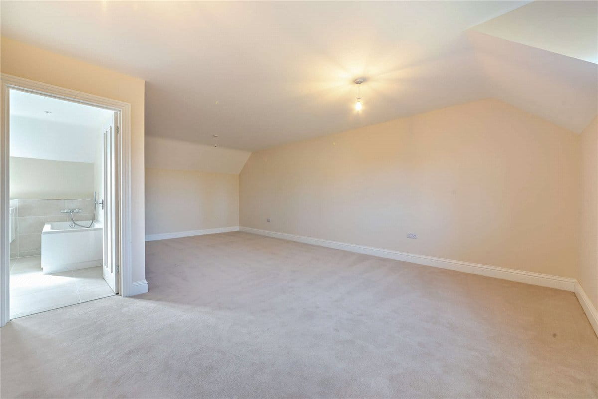 3 bedroom house, Ram Alley, Ashford Hill RG19 - Available