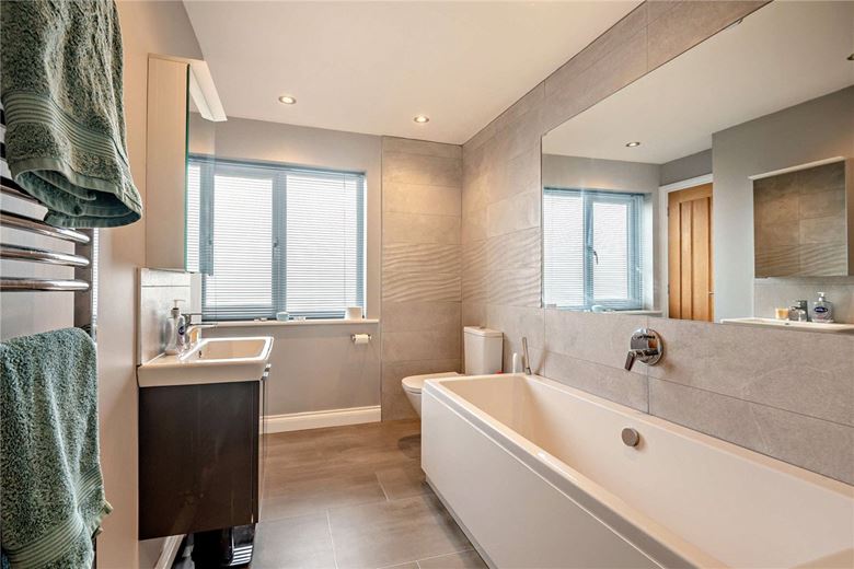 4 bedroom house, King John Road, Kingsclere RG20 - Available