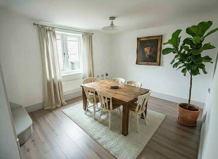 3 bedroom cottage, Enborne Street, Enborne RG14 - Available